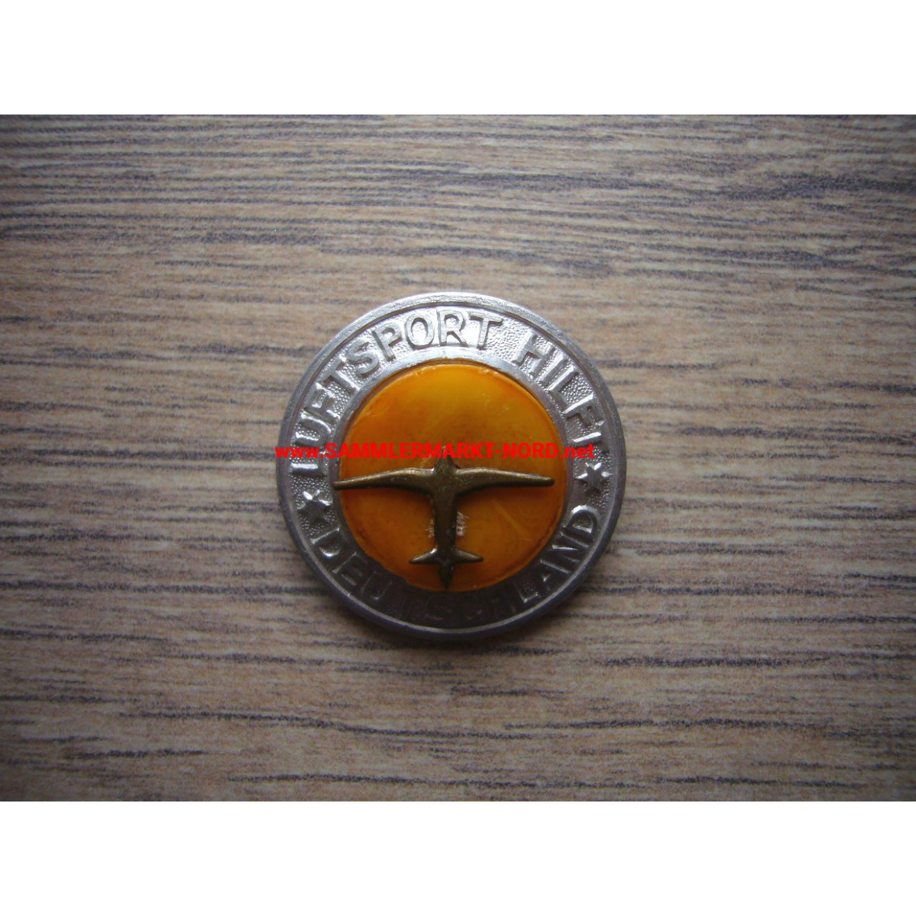 Aviation helps Germany - amber badge