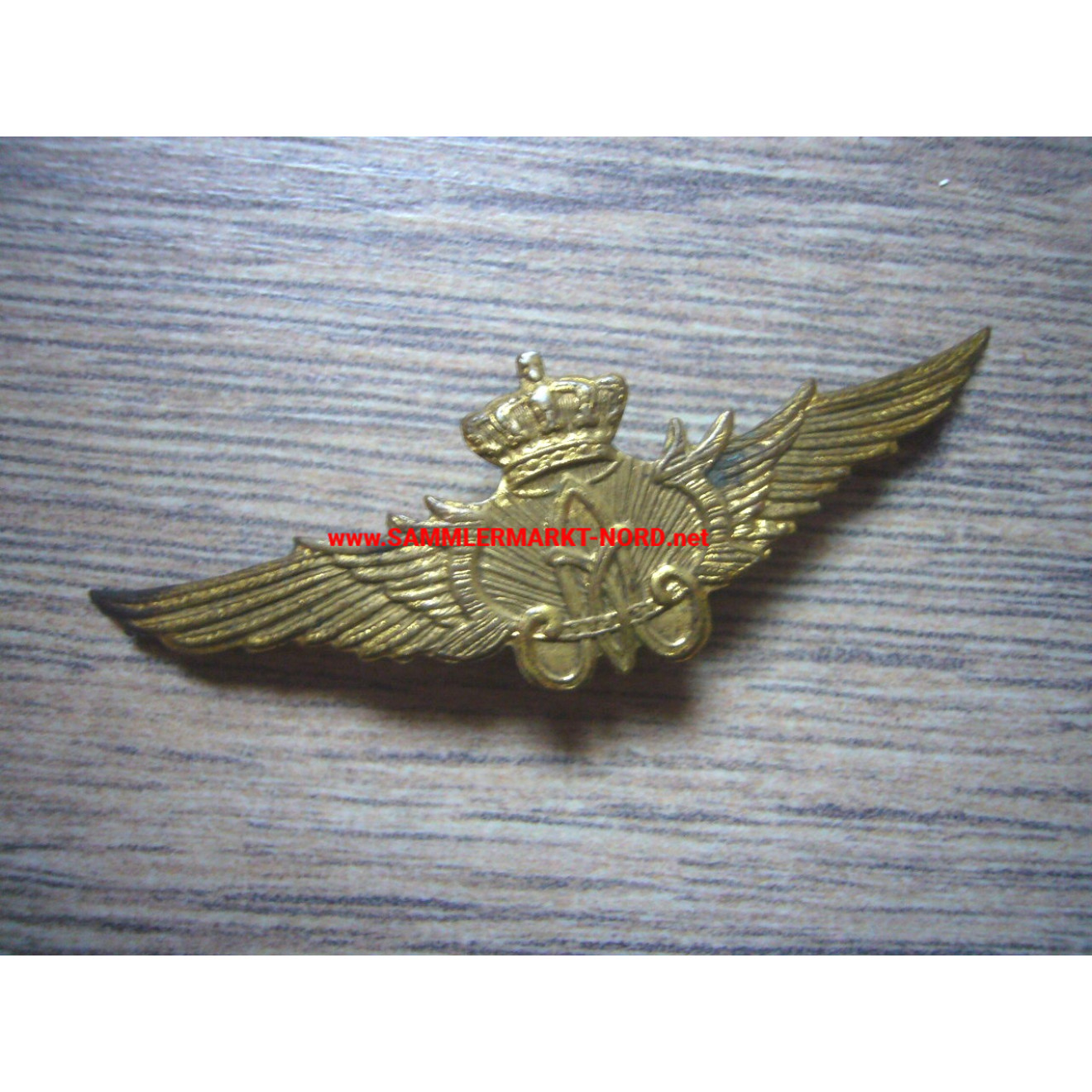 Belgium - Luftwaffe cap badge - AV - Pilot badge