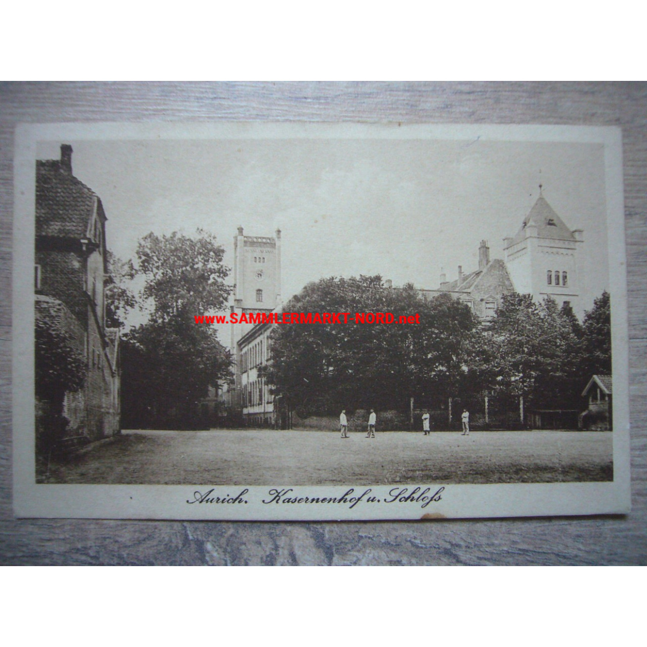 Aurich - Kasernenhof und Schloß - Postkarte