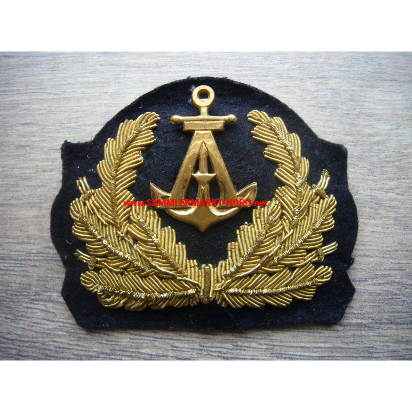 Sweden - shipping company / merchant navy - cap badge for officers