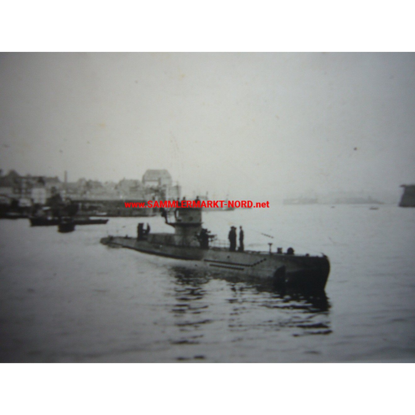Kriegsmarine - deutsches U-Boot einlaufend in Hafen