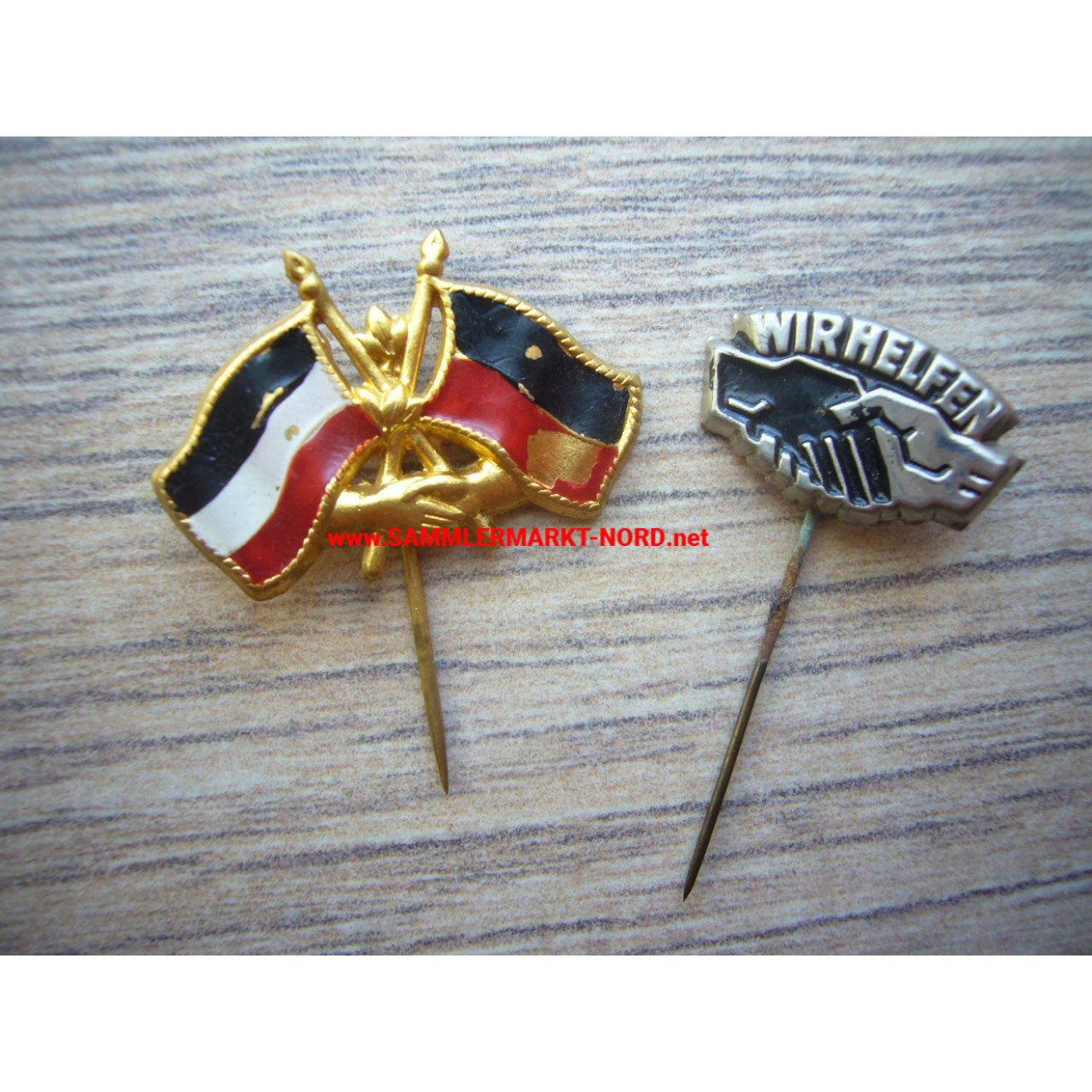 Weimarer Republik - 2 x Patriotisches Abzeichen - Wir helfen
