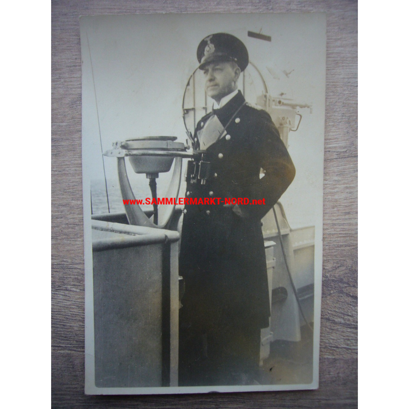Kriegsmarine - Großadmiral ERICH RAEDER auf einem Kriegsschiff