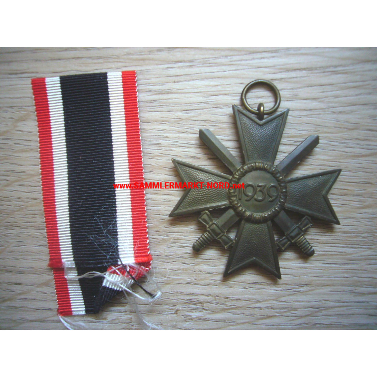 Kriegsverdienstkreuz 2. Klasse mit Schwerter - Buntmetall