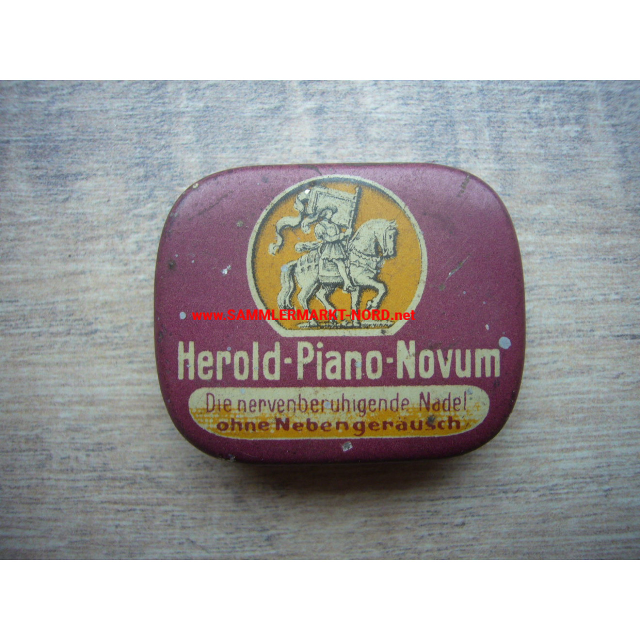 Wehrmacht - sutlers - Herold Piano Novum pins - tin can