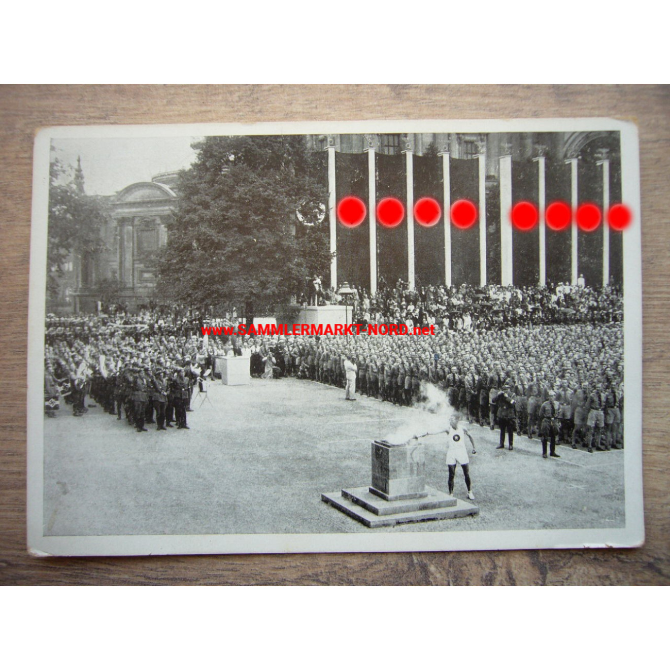 Olympiade 1936 - Fackelläufer im Lustgarten - Berlin