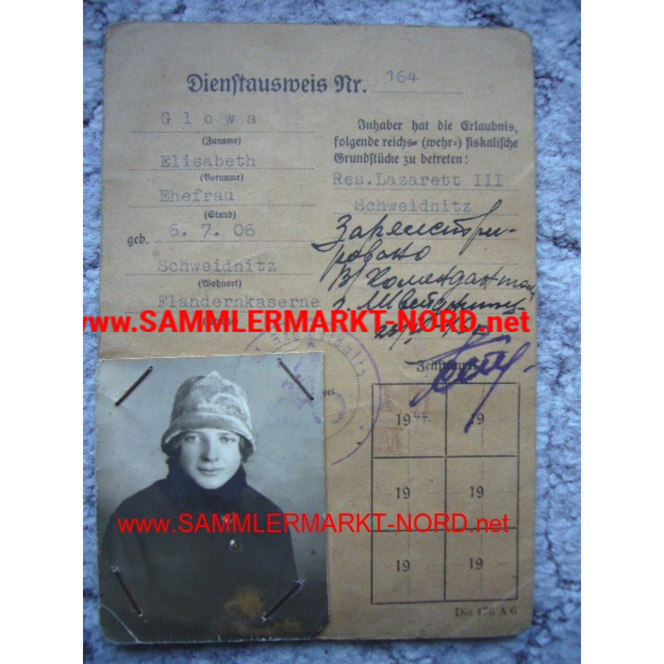 Schweidnitz (Flandern Kaserne) - Dienstausweis für eine Frau!
