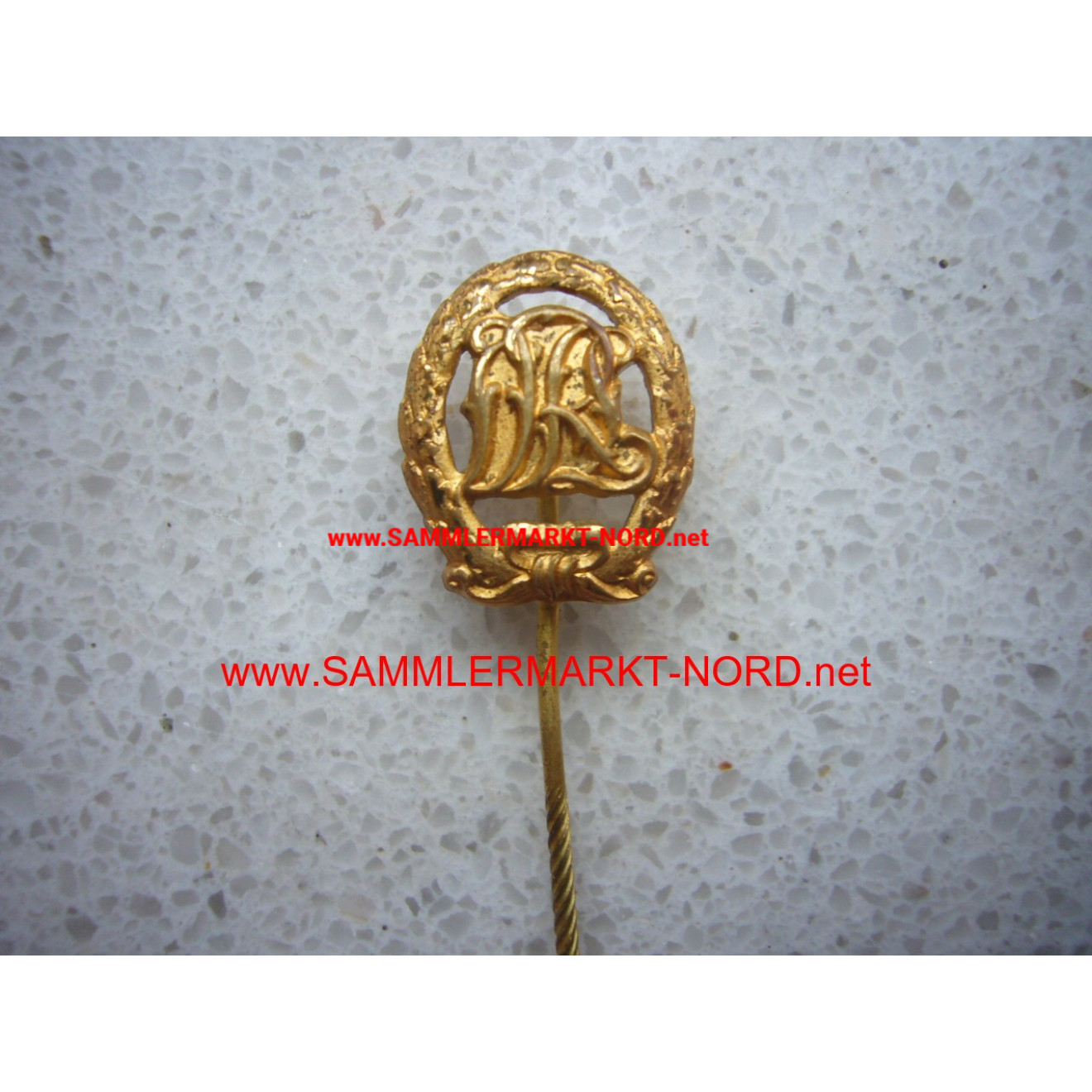 DRA Sports Badge in Gold - Miniature