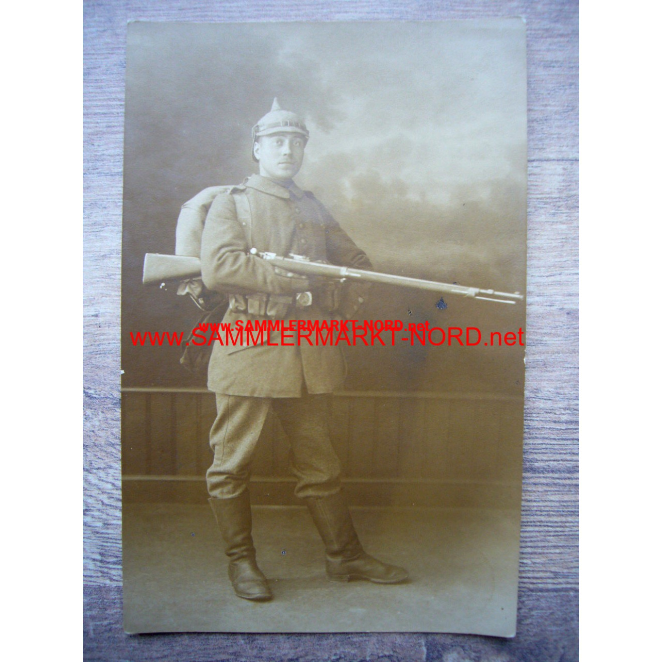 Hessen - Soldat in feldgrauer Uniform