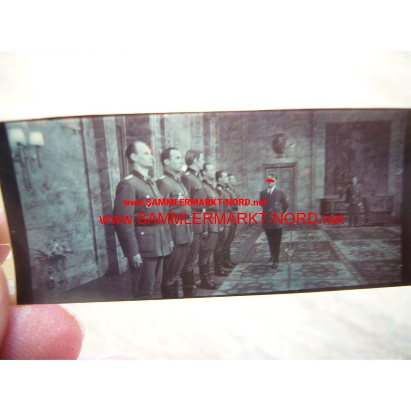 Farbnegativ - Reichskanzlei - SS Männer