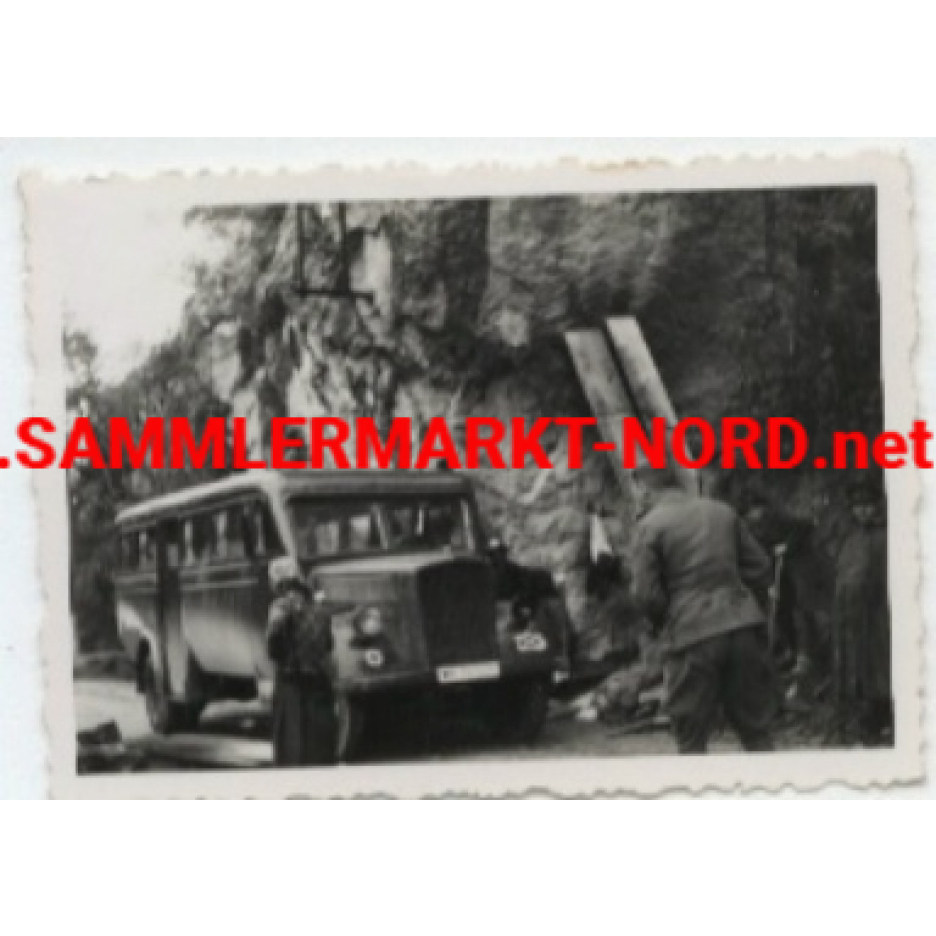 Wehrmachts Bus im Gebirge