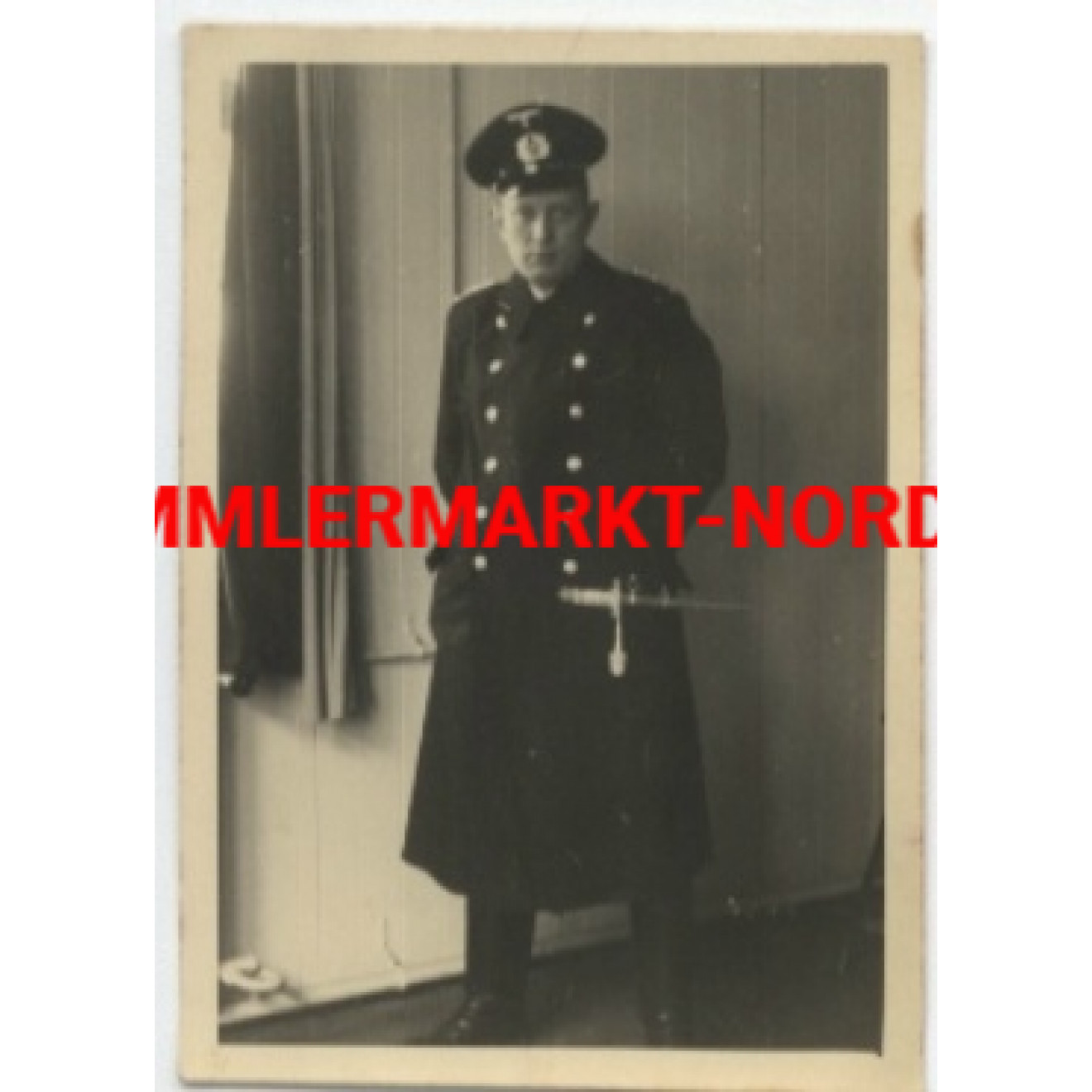 Kriegsmarine officer with dagger
