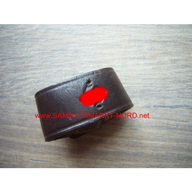 Leather loop with swastika embossing, Sammlermarkt-Nord, militärische ...
