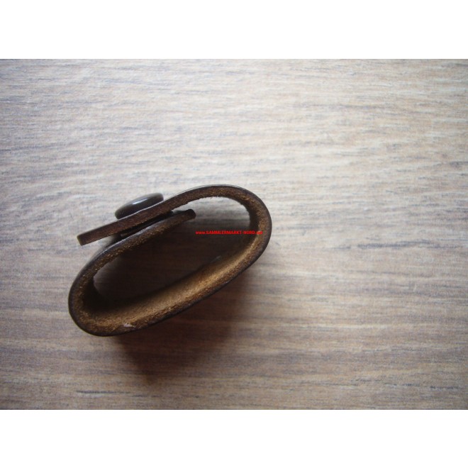 Leather loop with swastika embossing, Sammlermarkt-Nord, militärische ...