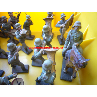 Large collection of LINEOL figures of the Wehrmacht