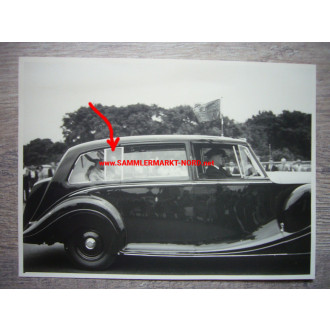 Großbritannien - London 1955 - Königin Elisabeth II im Auto