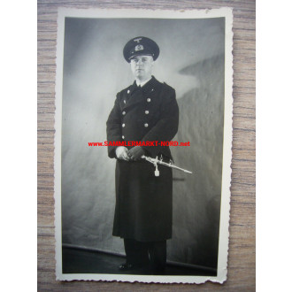 Kriegsmarine Offizier mit Dolch