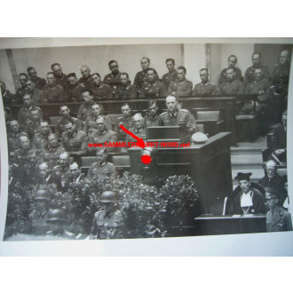 4 x Foto - Trauerfeier für hochdekorierten Soldaten - Hitler Büste