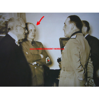 Außenminister Joachim von Ribbentrop mit italienischen General