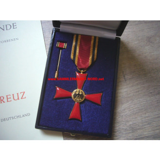 BRD - Bundesverdienstkreuz am Bande mit Verleihungsurkunde (POSTHUM !!)
