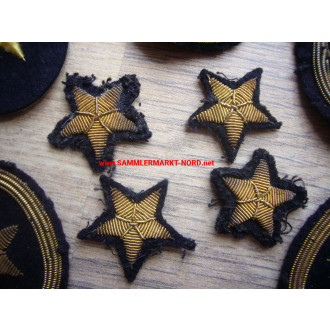 Kriegsmarine - verschiedene Uniformabzeichen für einen Seeoffizier