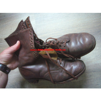 BDM / Jungmädel - Pair of brown leather bootlegs