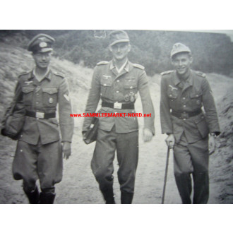 4 x Foto Wehrmacht Unteroffizier mit Nahkampfspange & Panzervernichterabzeichen
