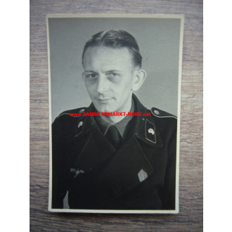 Passfoto - Soldat der Panzertruppe in schwarzer Uniform