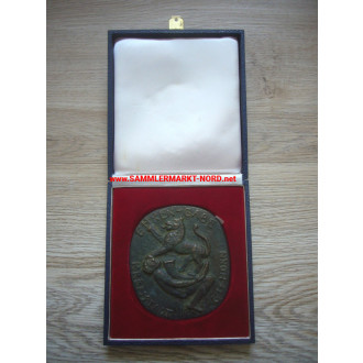 Award of honour (badge of honour) from the town of Gifhorn with award case