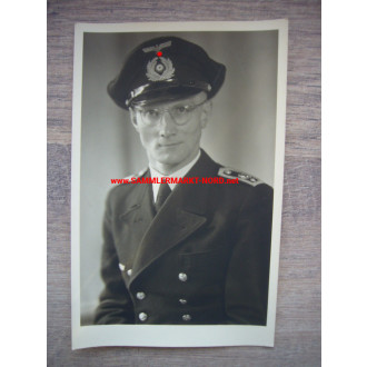 Kriegsmarine Offizier mit Schirmmütze 1944