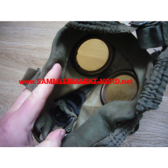 Wehrmacht gas mask can with complete gas mask