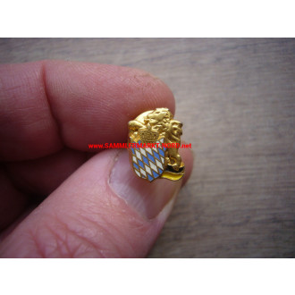 Free State of Bavaria - Badge with Bavarian lion and flag black and yellow