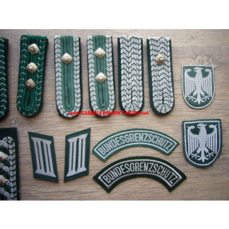 BGS Bundesgrenzschutz - Convolute uniform parts, cuff title, shoulder boards etc.