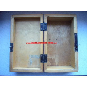 Luftwaffe - box for supply pressure gauge with table holder for 