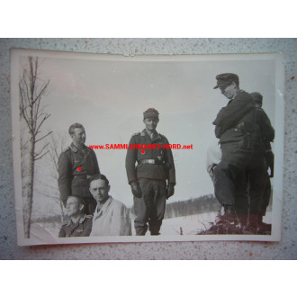 Luftwaffe - Photo two officers with German cross in gold