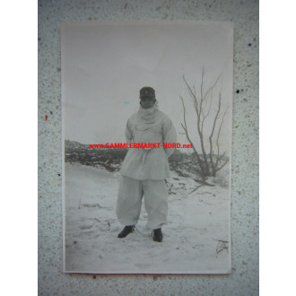 Wehrmacht Soldat mit Schneetarnbekleidung
