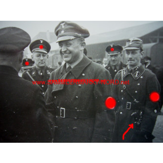 Political leader, SS men & NSKK Sturmführer with dagger