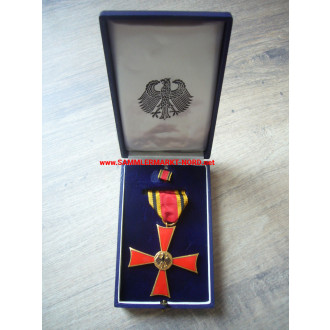 BRD - Federal Cross of Merit on ribbon with case & award certifi