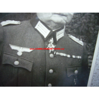 Oberst Luicke mit unbekannten Halskreuz
