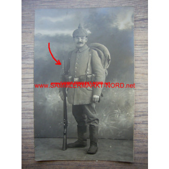 Feldgrauer Infanterist mit Notbajonet - Portraitfoto