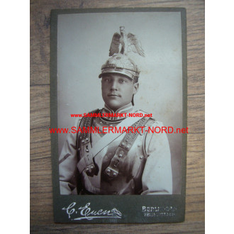 Kabinettfoto - Garde-Kürassier-Regiment mit Paradehelm